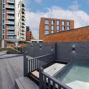  Holiday home Brand New Luxury House - Sleeps 8 United Kingdom