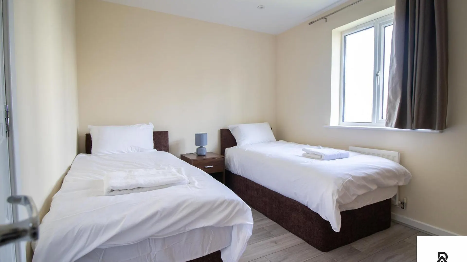 Newly Launched Two Bedroom House By Den Accommodation Short Lets & Serviced Accommodation With Garden London 0*,  United Kingdom