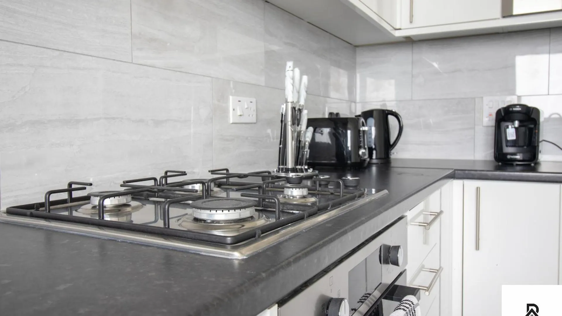 Holiday home Newly Launched Two Bedroom House By Den Accommodation Short Lets & Serviced Accommodation With Garden London United Kingdom